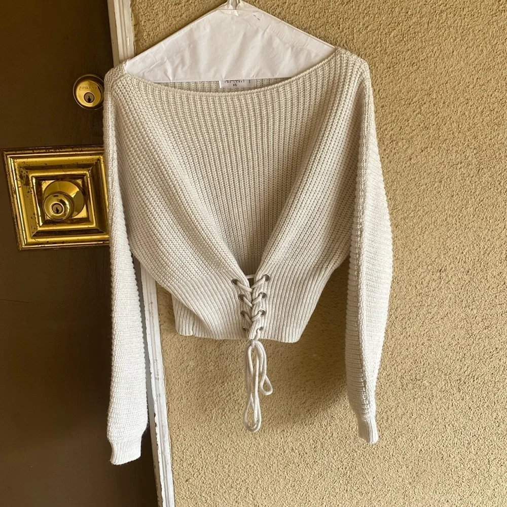 SEEK THE LABEL WHITE LACE UP CORSET SWEATER SIZE XS 100% ACRYLIC🤍